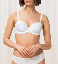 Load image into Gallery viewer, Triumph Amourette Charm Wired Padded Bra