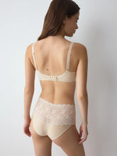 Load image into Gallery viewer, Triumph Amourette Minimizer Bra - Skin
