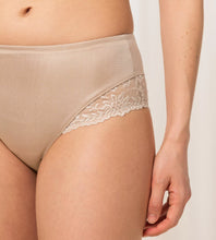 Load image into Gallery viewer, Triumph Ladyform Soft Maxi Brief - Smooth Skin