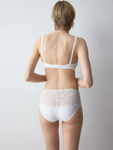 Load image into Gallery viewer, Triumph Amourette Maxi Brief - White