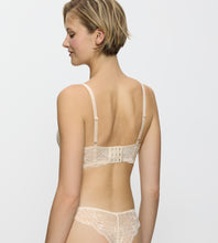 Load image into Gallery viewer, Triumph Amourette Charm Non-wired Bra