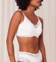 Load image into Gallery viewer, Triumph Lift Smart Padded Bra