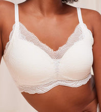 Load image into Gallery viewer, Triumph Lift Smart Padded Bra