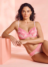 Load image into Gallery viewer, Wacoal Embrace Lace Classic Underwire Bra - Ballet Slipper/chateau Rose