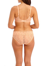 Load image into Gallery viewer, Wacoal Halo Lace Moulded Underwire Bra - Almost Apricot