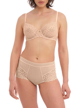 Load image into Gallery viewer, Wacoal Raffine Classic Underwire Bra - Frappe