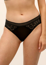 Load image into Gallery viewer, Wacoal Raffine Brief - Black