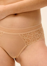 Load image into Gallery viewer, Wacoal Raffine Tanga - Frappe