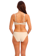 Load image into Gallery viewer, Wacoal Eglantine Underwire Bra - Creme Brulee