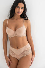 Load image into Gallery viewer, Pour Moi Fleur Shorty - Almond