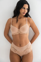 Load image into Gallery viewer, Pour Moi Fleur Shorty - Almond