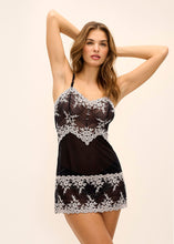 Load image into Gallery viewer, Wacoal Embrace Lace Chemise - Black