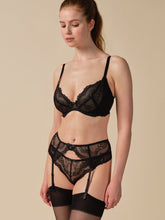 Load image into Gallery viewer, Gossard Superboost Lace Suspender - Black