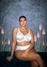 Load image into Gallery viewer, Elomi Cate Full Cup Wired Bra - EL4030