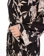 Load image into Gallery viewer, Gaspé Satin Floral Print 46" Kimono Wrap - GL04709