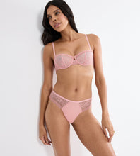 Load image into Gallery viewer, Triumph Comfort Allure String - Strawberry Cream