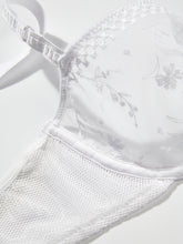 Load image into Gallery viewer, Passionata Suzy Half-Cup Balcony Bra - White