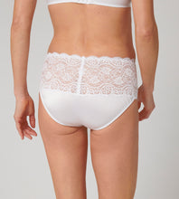 Load image into Gallery viewer, Triumph Amourette Maxi Brief - White