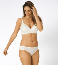 Load image into Gallery viewer, Triumph Body Make-Up Soft Touch Non-wired T-shirt Bra - Vanille