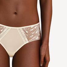 Load image into Gallery viewer, Passionata Thelma Shorty - Pearl