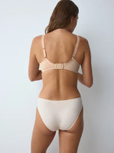 Load image into Gallery viewer, Triumph Delicate Doreen Non Wired Bra - Smooth Skin
