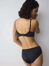 Load image into Gallery viewer, Triumph Body Make-Up Soft Touch Non-wired T-shirt Bra - Black
