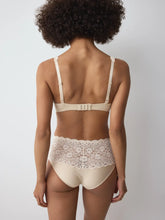 Load image into Gallery viewer, Triumph Amourette Half Cup Padded Bra - Skin
