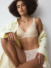 Load image into Gallery viewer, Triumph Amourette Half Cup Padded Bra - Skin
