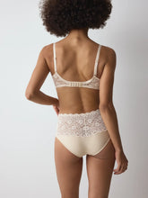 Load image into Gallery viewer, Triumph Amourette Maxi Brief - Skin
