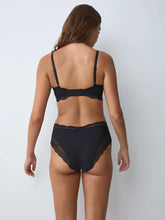 Load image into Gallery viewer, Triumph Lift Smart Padded Bra
