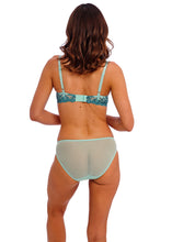 Load image into Gallery viewer, Wacoal Embrace Lace Underwired Bra - Eggshell Blue / Brittany Blue
