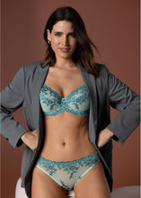 Load image into Gallery viewer, Wacoal Embrace Lace Underwired Bra - Eggshell Blue / Brittany Blue
