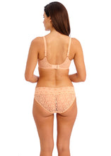 Load image into Gallery viewer, Wacoal Halo Lace Moulded Underwire Bra - Almost Apricot
