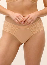 Load image into Gallery viewer, Wacoal Raffine Tanga - Frappe
