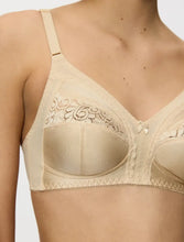 Load image into Gallery viewer, Triumph Claudette Non Wired Bra - Teint
