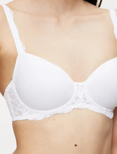 Load image into Gallery viewer, Triumph Amourette Charm Wired Padded Bra
