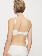 Load image into Gallery viewer, Triumph Body Make-Up Soft Touch Non-wired T-shirt Bra - Vanille
