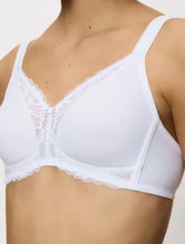 Load image into Gallery viewer, Triumph Modern Lace+Cotton Non-wired Bra
