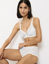 Load image into Gallery viewer, Triumph Amourette High Apex Bra - White
