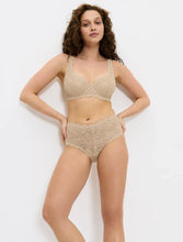 Load image into Gallery viewer, Triumph Amourette Half Cup Padded Bra - Skin

