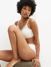 Load image into Gallery viewer, Triumph Lift Smart Padded Bra
