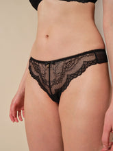 Load image into Gallery viewer, Gossard Superboost Lace Thong - Black
