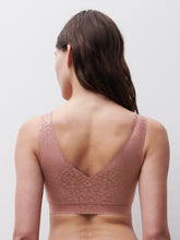 Load image into Gallery viewer, Chantelle Soft Stretch Padded Crop Top - Pink Shimmer Leopard Print
