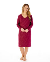 Load image into Gallery viewer, Gaspé 40&quot; Supersoft Star Print Long Sleeve Nightdress - GL08702
