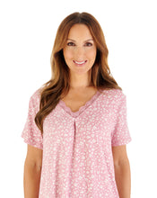 Load image into Gallery viewer, Gaspé Supersoft Floral Print 40" Nightdress - GLW2702
