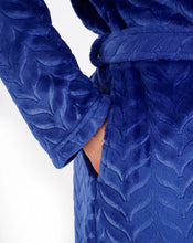 Load image into Gallery viewer, Slenderella Embossed Pattern Fleece 46" Shawl Collar Wrap - HC06318
