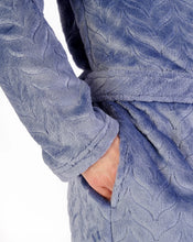 Load image into Gallery viewer, Slenderella Embossed Pattern Fleece 46" Shawl Collar Wrap - HC06318

