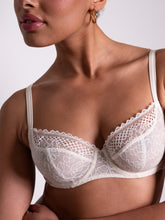 Load image into Gallery viewer, Passionata Pila Underwired Covering Bra - Pearl
