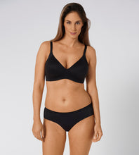 Load image into Gallery viewer, Triumph Body Make-Up Soft Touch Non-wired T-shirt Bra - Black
