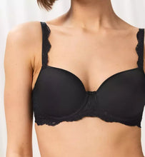 Load image into Gallery viewer, Triumph Amourette Charm Wired Padded Bra
